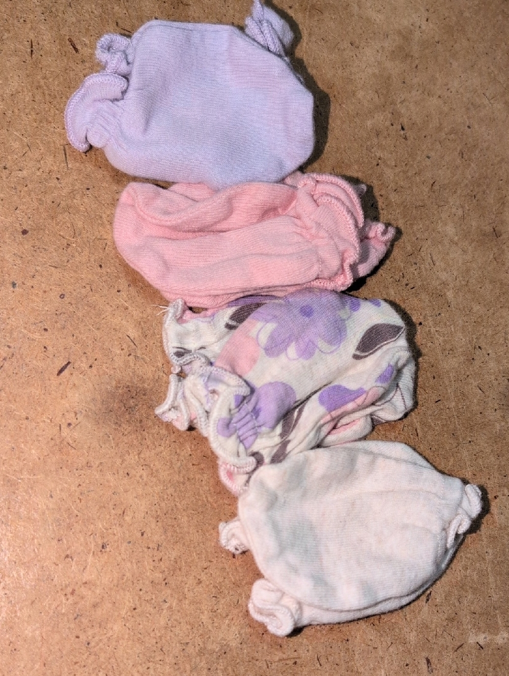 ❤️‍🔥10/$10❤️‍🔥 GUC Set Of 4 Baby Girls Garanimals Soft Hand Gloves